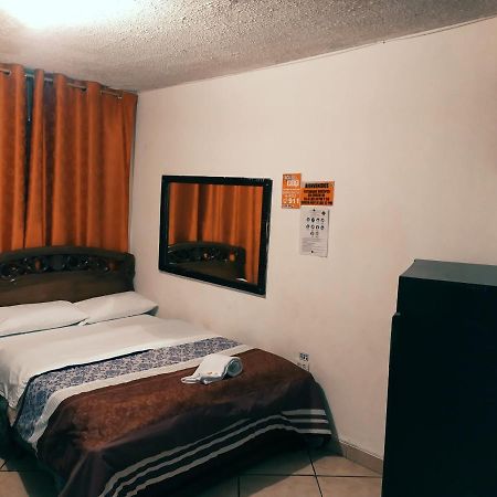Hostal Ajavi Del Sur كويتو المظهر الخارجي الصورة