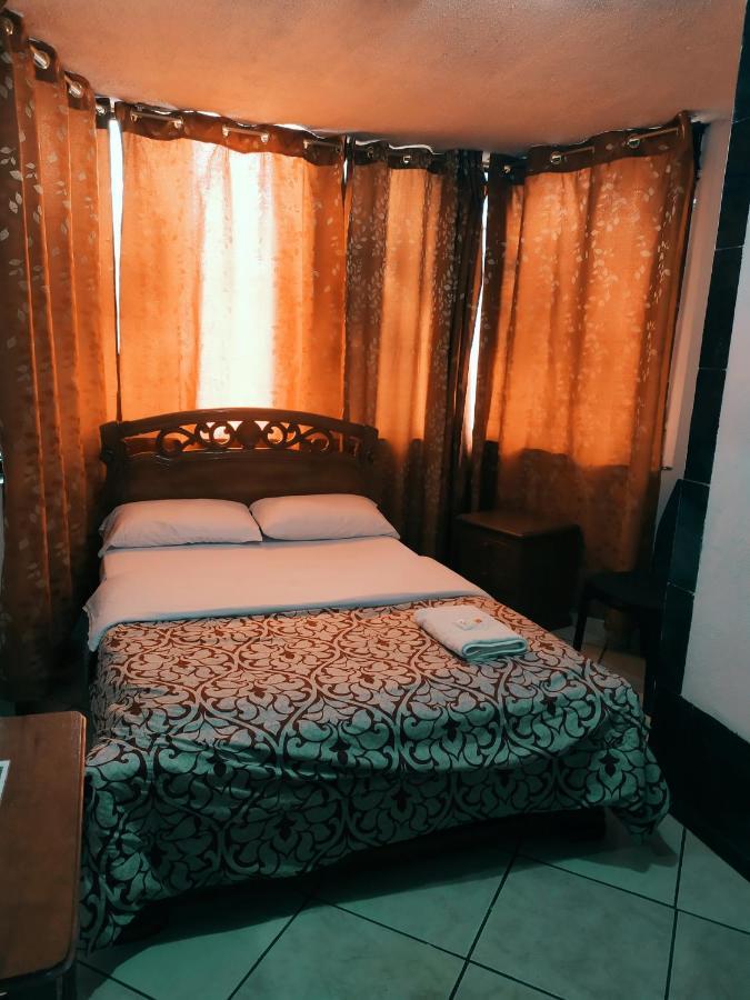 Hostal Ajavi Del Sur كويتو المظهر الخارجي الصورة