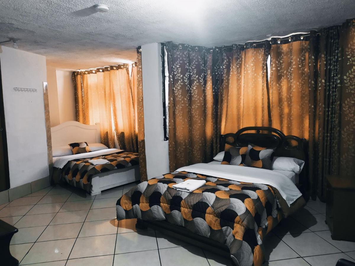 Hostal Ajavi Del Sur كويتو المظهر الخارجي الصورة