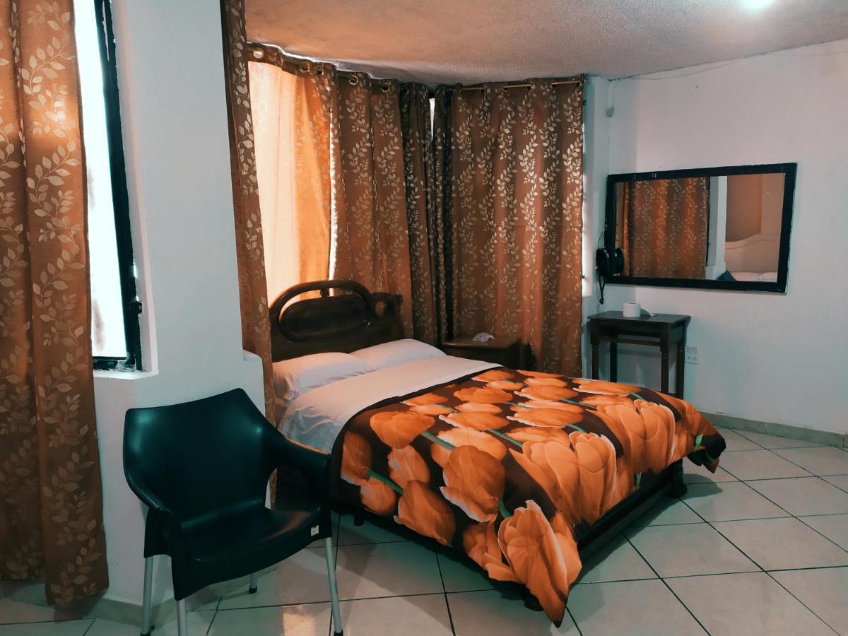 Hostal Ajavi Del Sur كويتو المظهر الخارجي الصورة