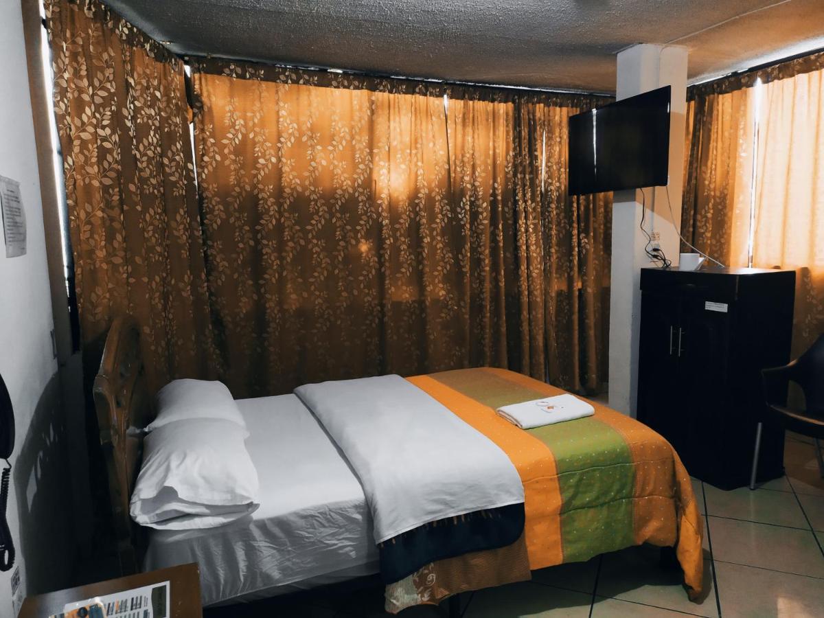 Hostal Ajavi Del Sur كويتو المظهر الخارجي الصورة