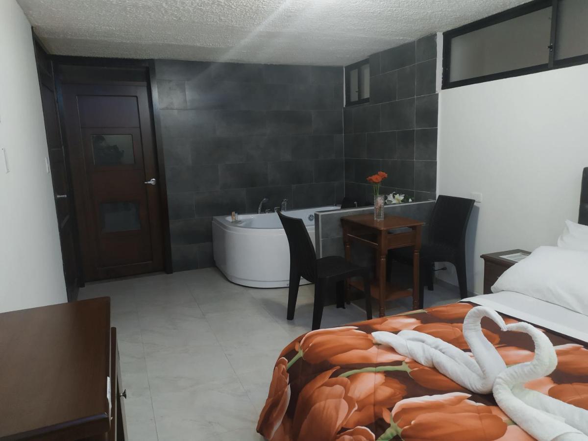Hostal Ajavi Del Sur كويتو المظهر الخارجي الصورة